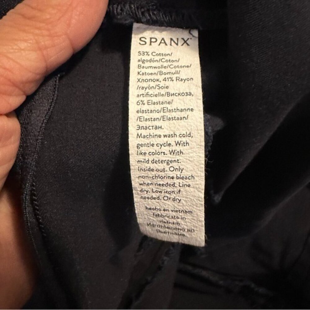 SPANX Ankle Straight Leg Jeans Black - Size Large (High Rise Sculpting Denim) - Picture 9 of 10